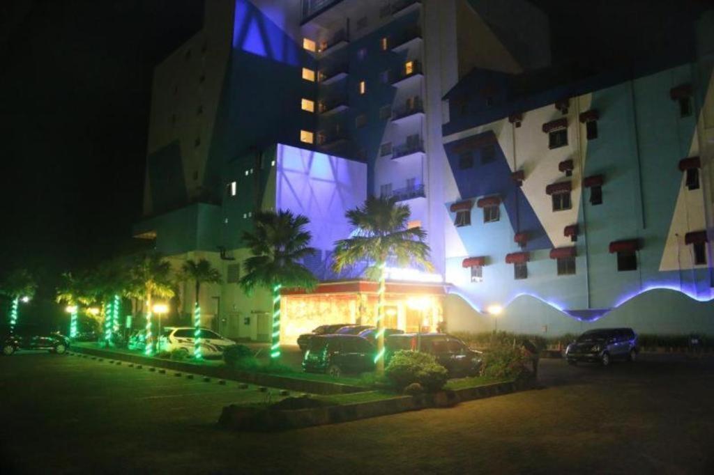 จี ไซน์ โฮเต็ล บันจาห์มาซิน Hotel บันจาร์มาซิน ภายนอก รูปภาพ